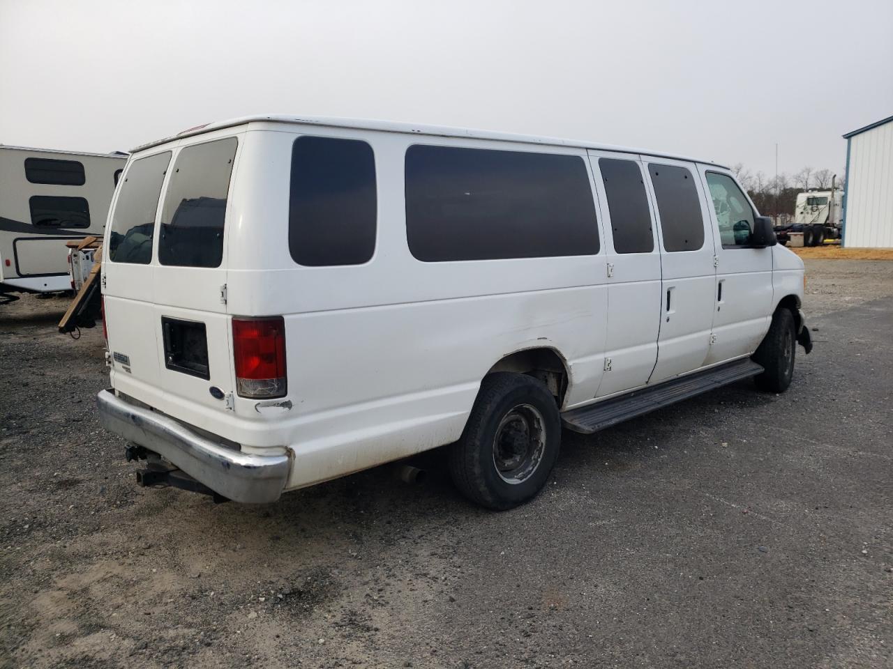 2007 Ford Econoline E350 Super Duty Wagon - Фото 3