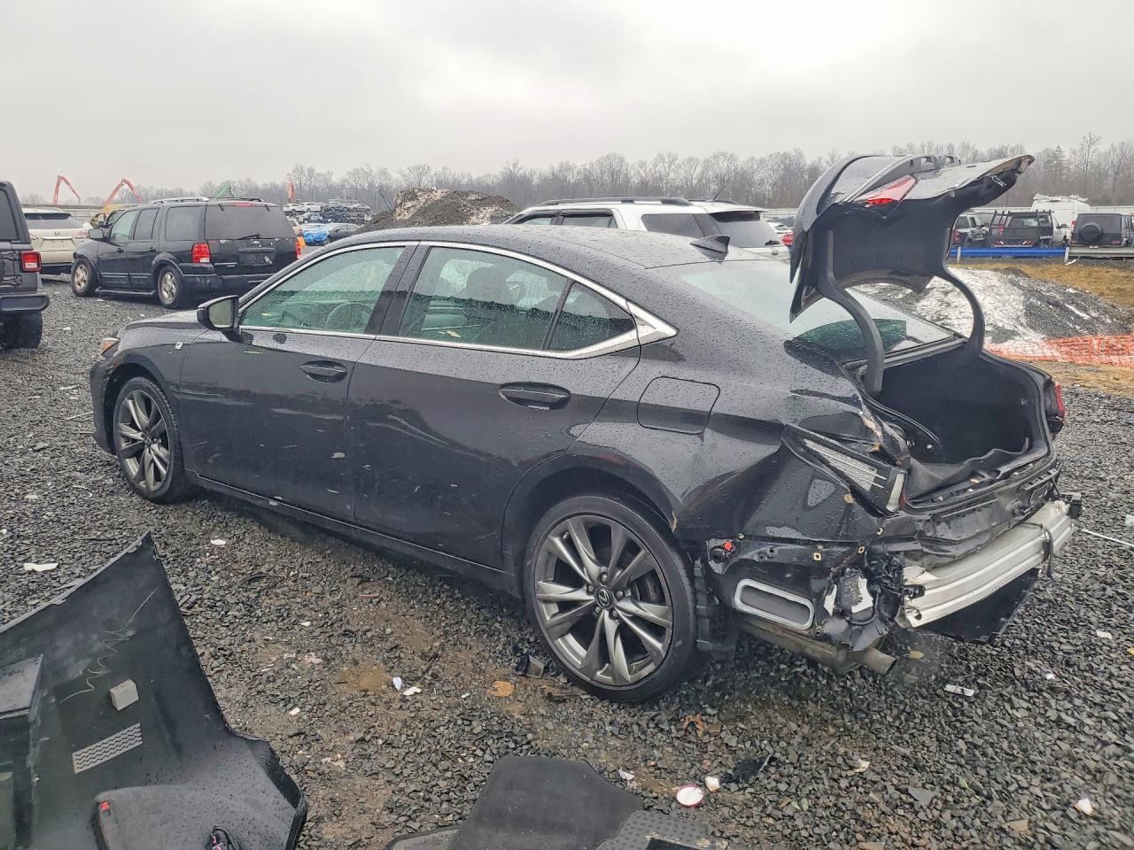 2019 Lexus Es 350 F Sport - Image 2