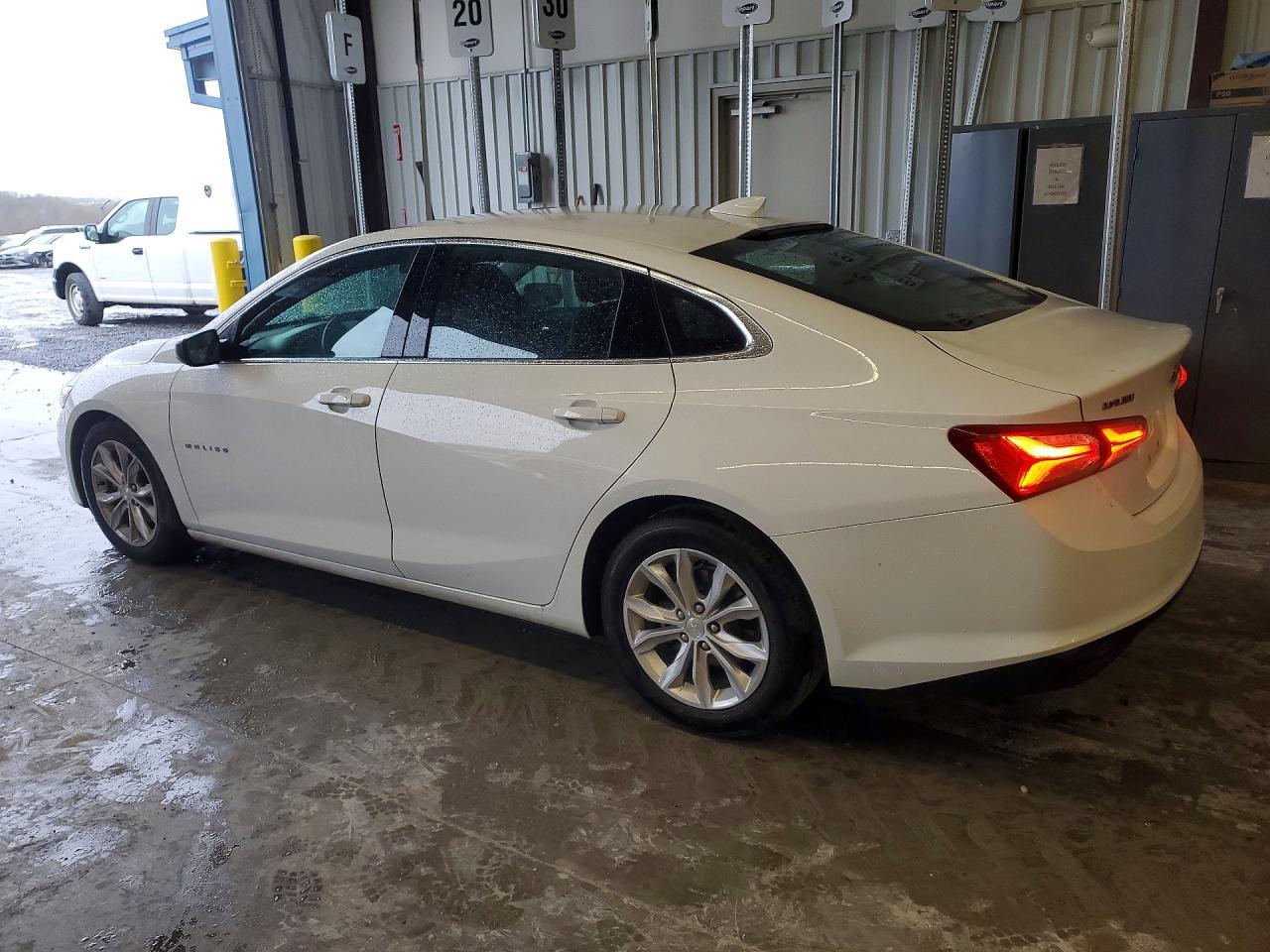 2022 Chevrolet Malibu Lt - Image 2