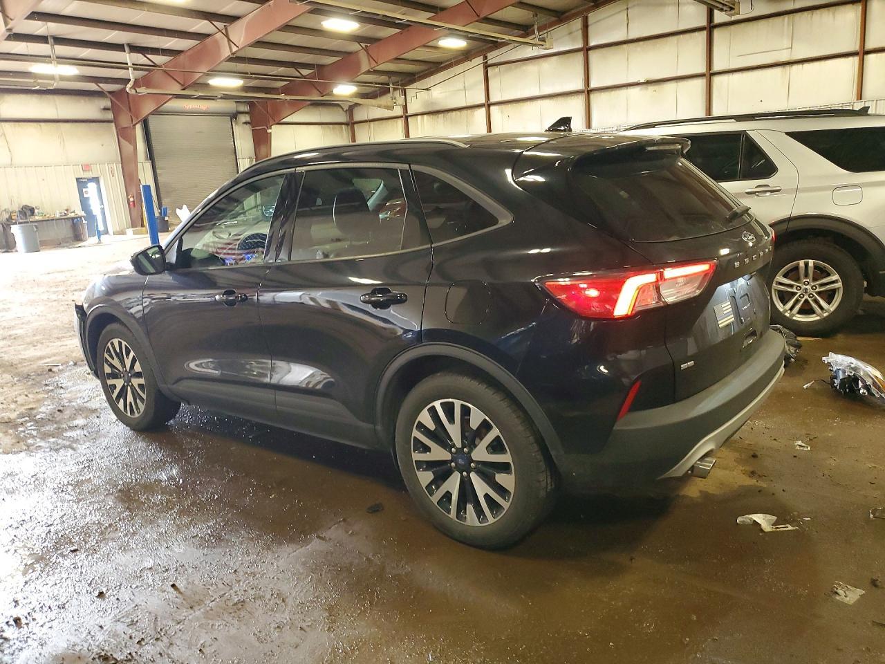 2020 Ford Escape - Фото 2