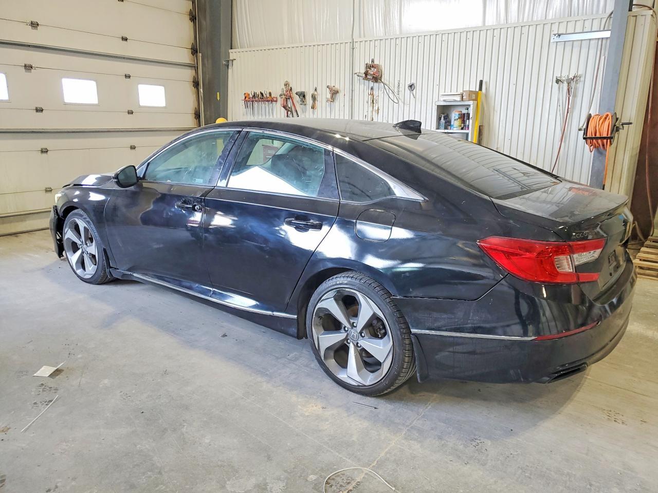 2018 Honda Accord Touring - Фото 2