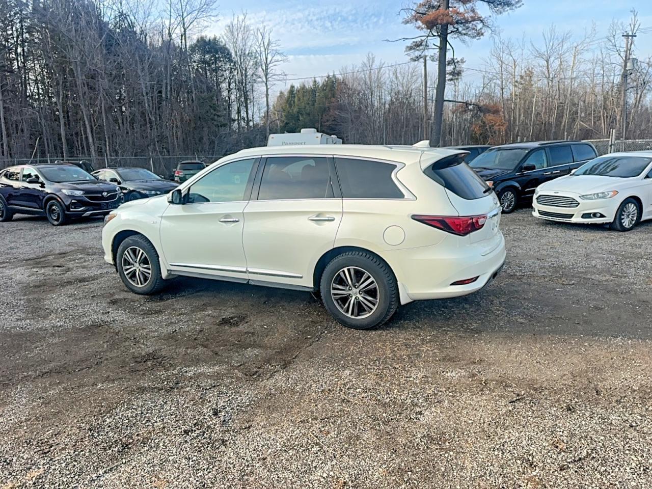 2017 Infiniti Qx60 Base - Image 3