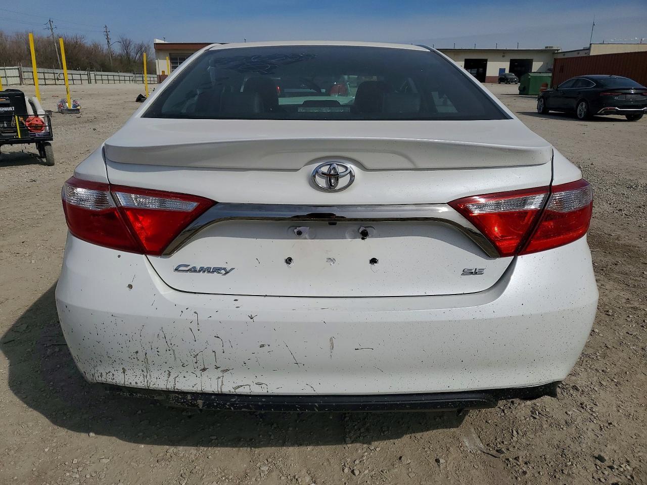 2017 Toyota Camry Se - Image 6