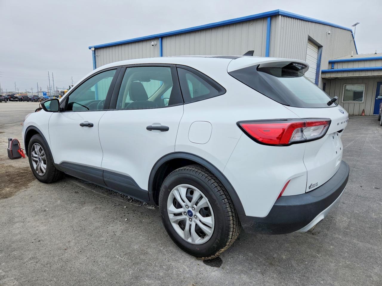 2020 Ford Escape S - Фото 2