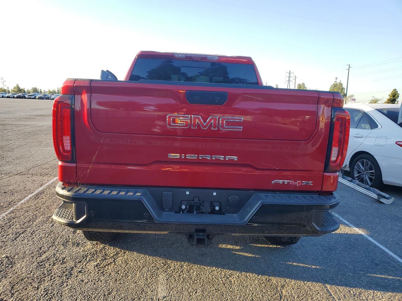 2025 GMC Sierra K1500 At4X - Фото 6