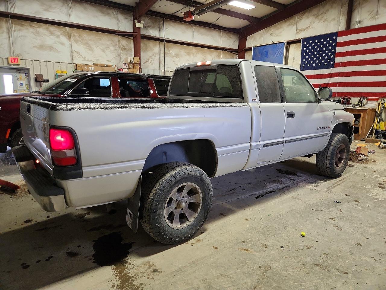 2001 Dodge Ram 1500 - Image 3