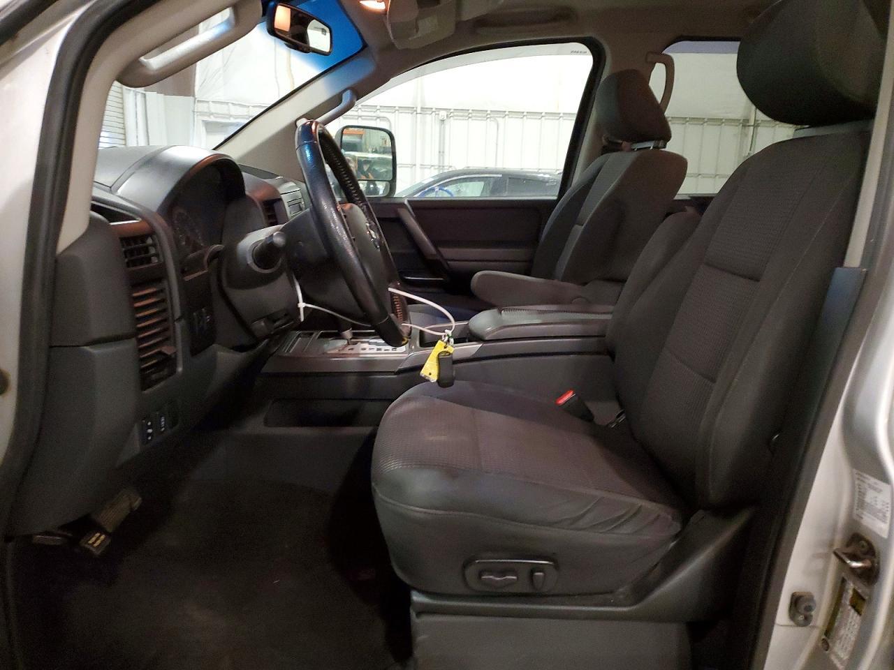 2012 Nissan Titan Sv - Фото 7