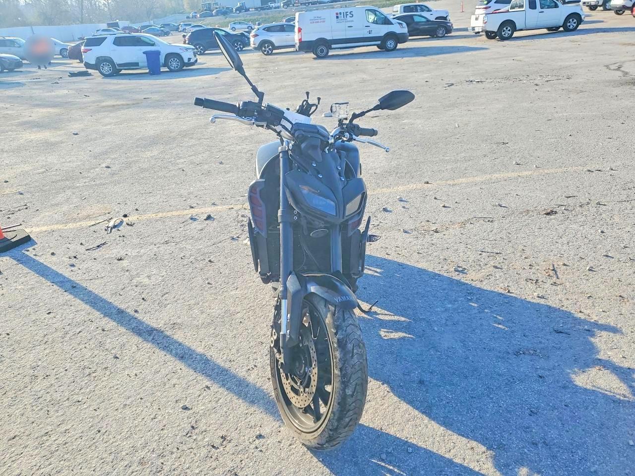 2020 Yamaha Mt09 - Фото 2