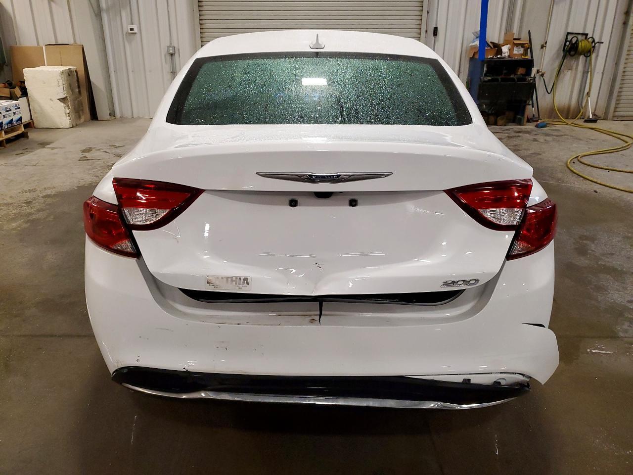 2016 Chrysler 200 Limited - Фото 6