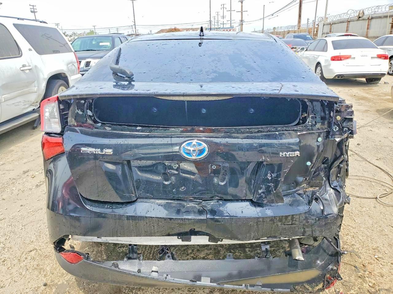 2019 Toyota Prius Xle - Image 6