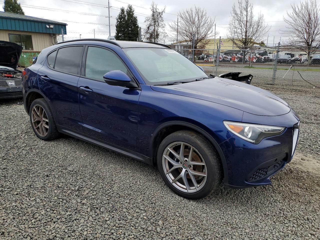 2018 Alfa Romeo Stelvio Ti Sport - Фото 4