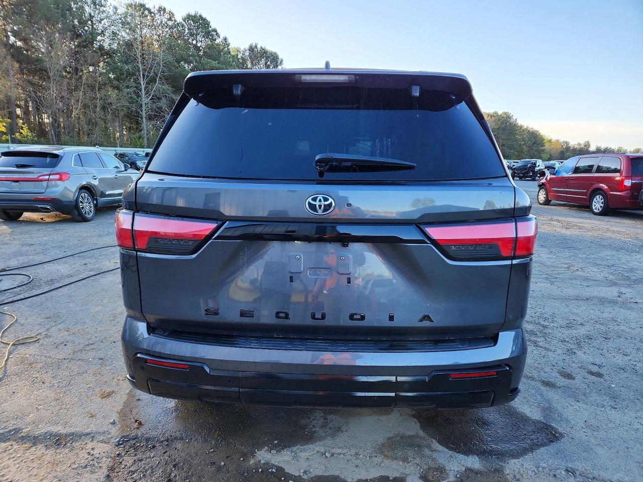 2023 Toyota Sequoia Platinum - Фото 6