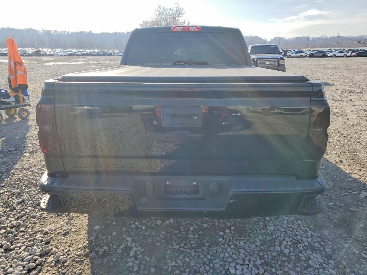 2017 Chevrolet Silverado K1500 Custom - Фото 6