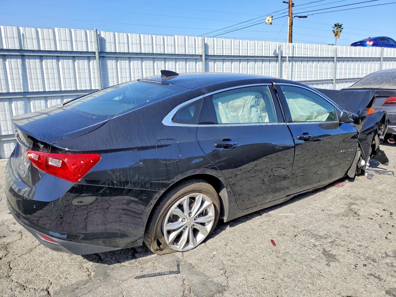 2025 Chevrolet Malibu Lt - Image 3