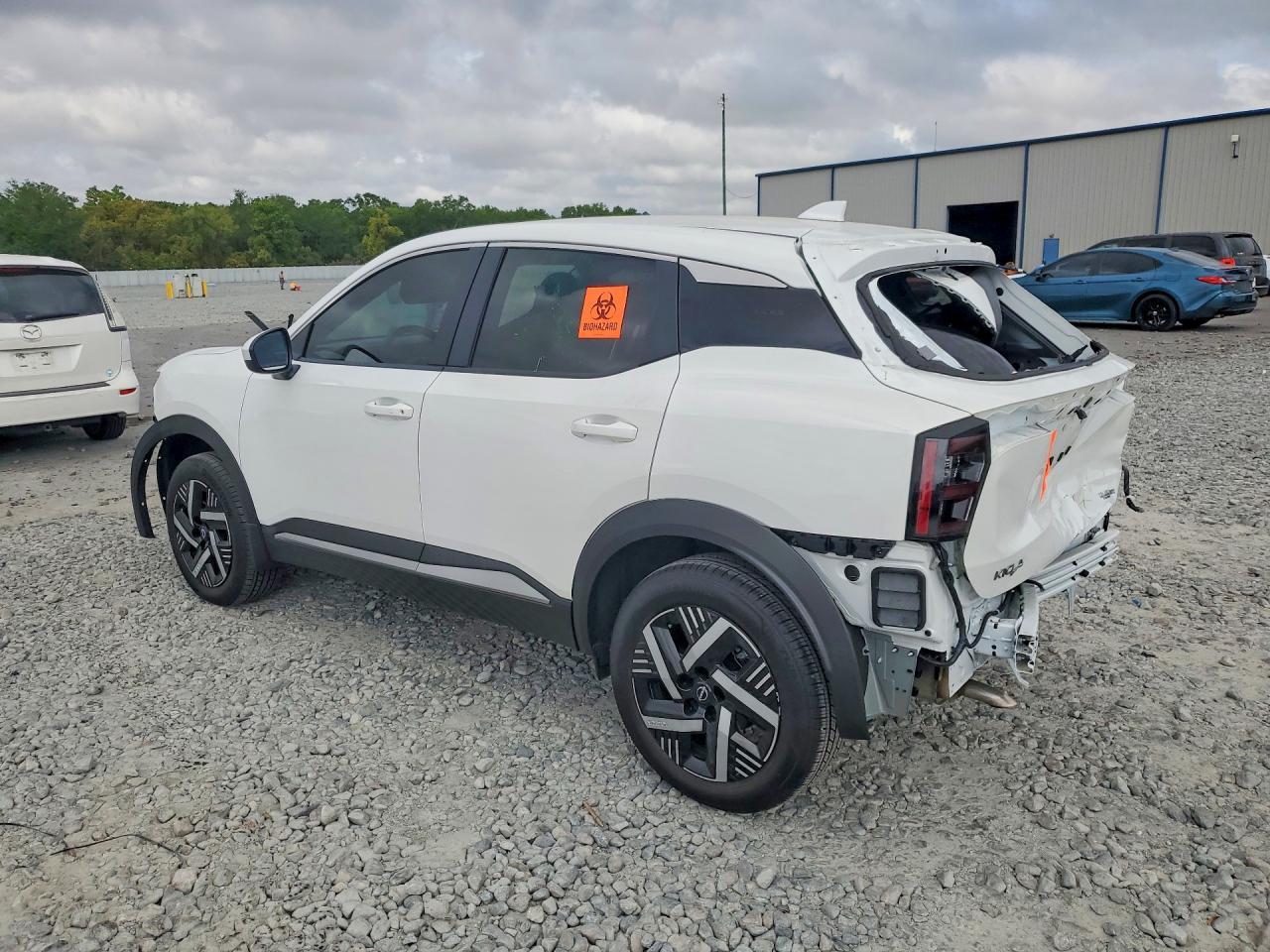2025 Nissan Kicks Sv - Image 2