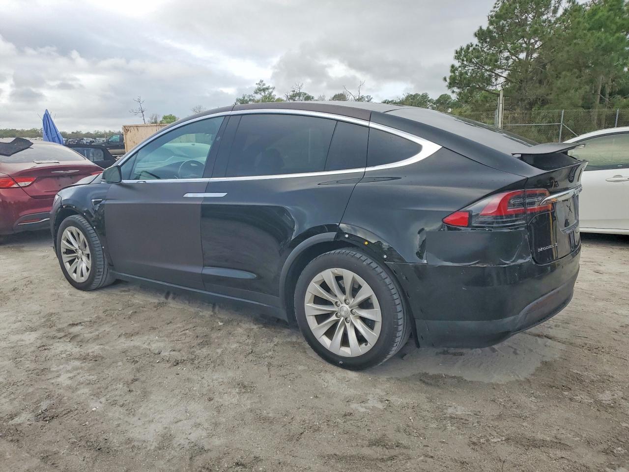 2018 Tesla Model X - Фото 2