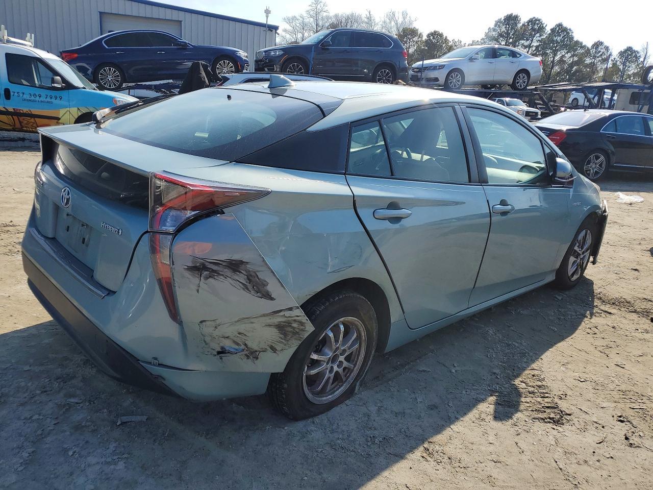 2017 Toyota Prius Four - Фото 3