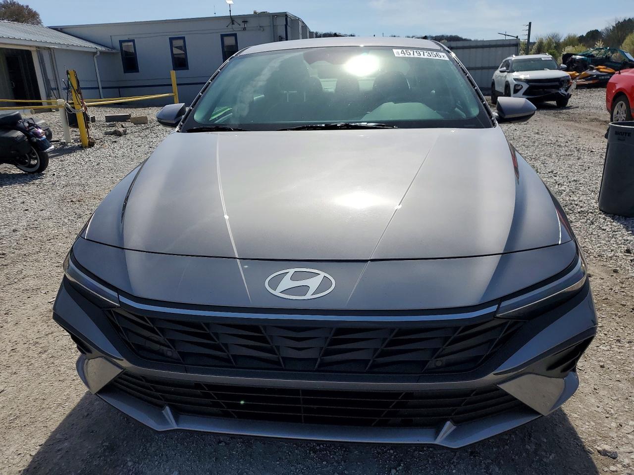 2024 Hyundai Elantra Se - Фото 5