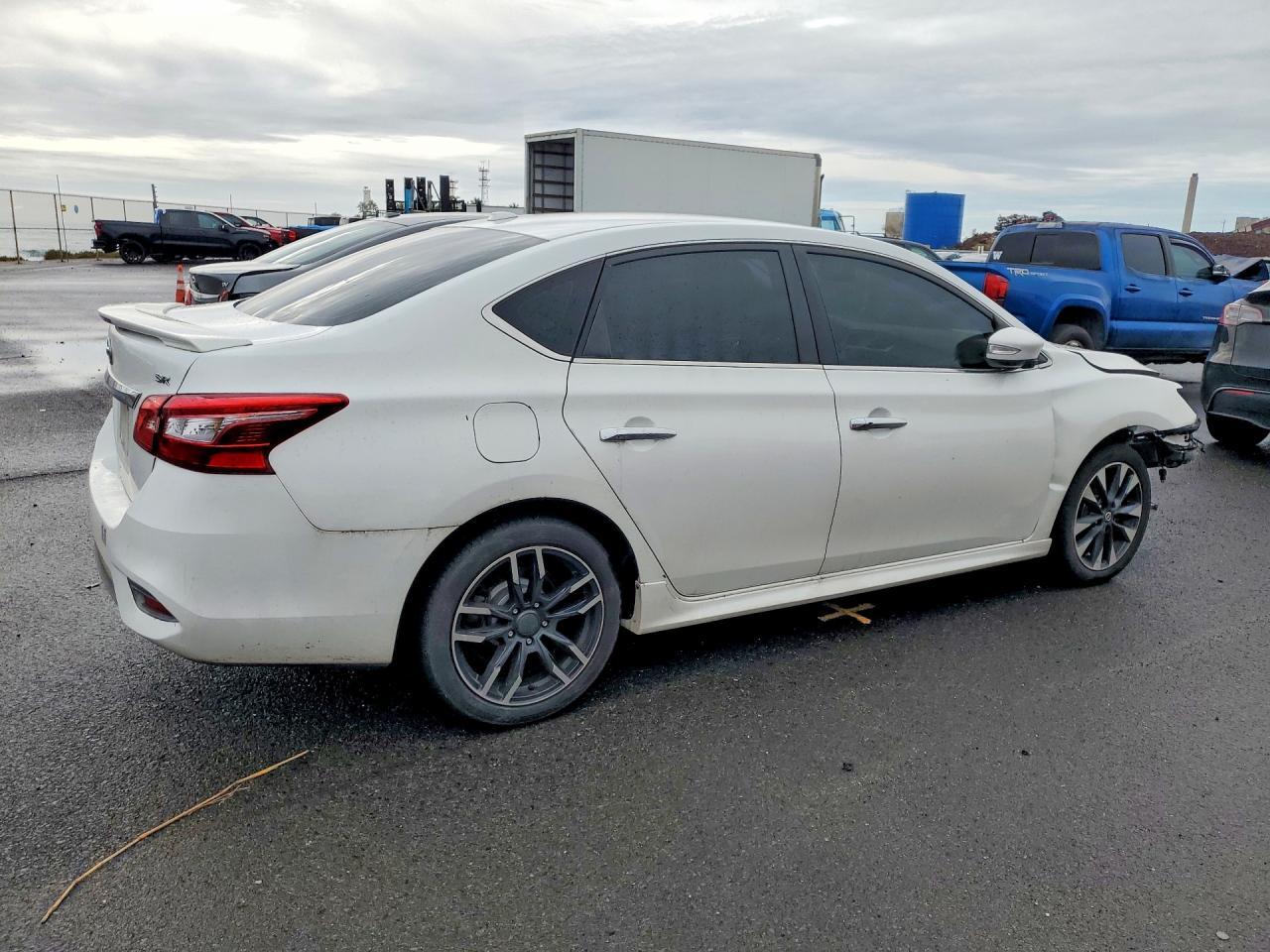 2016 Nissan Sentra Sr - Фото 3