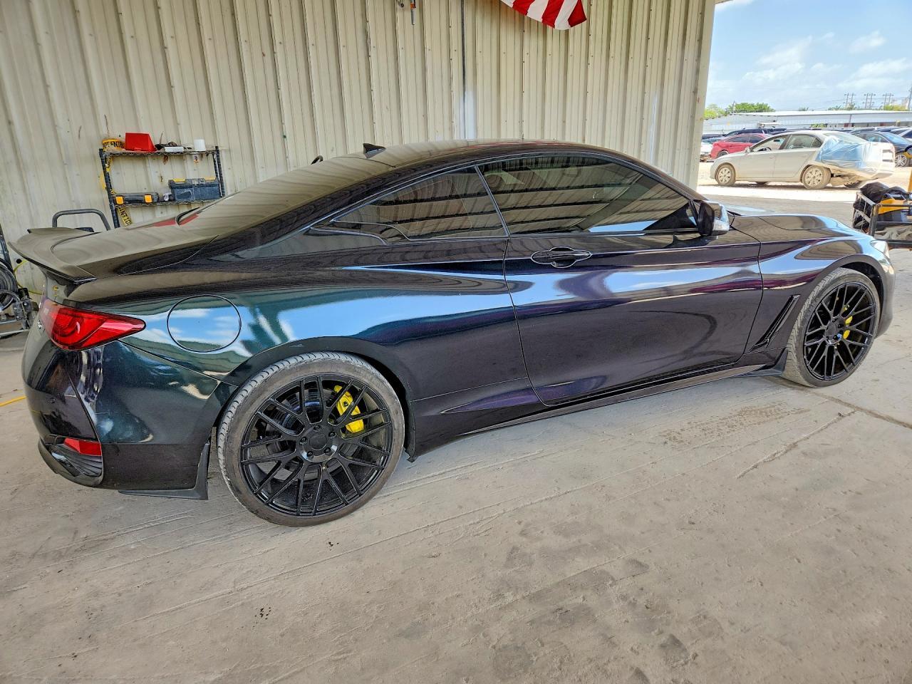 2017 Infiniti Q60 3.0T Premium - Фото 3