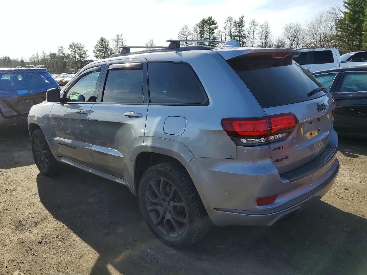 2020 Jeep Grand Cherokee Overland - Image 2