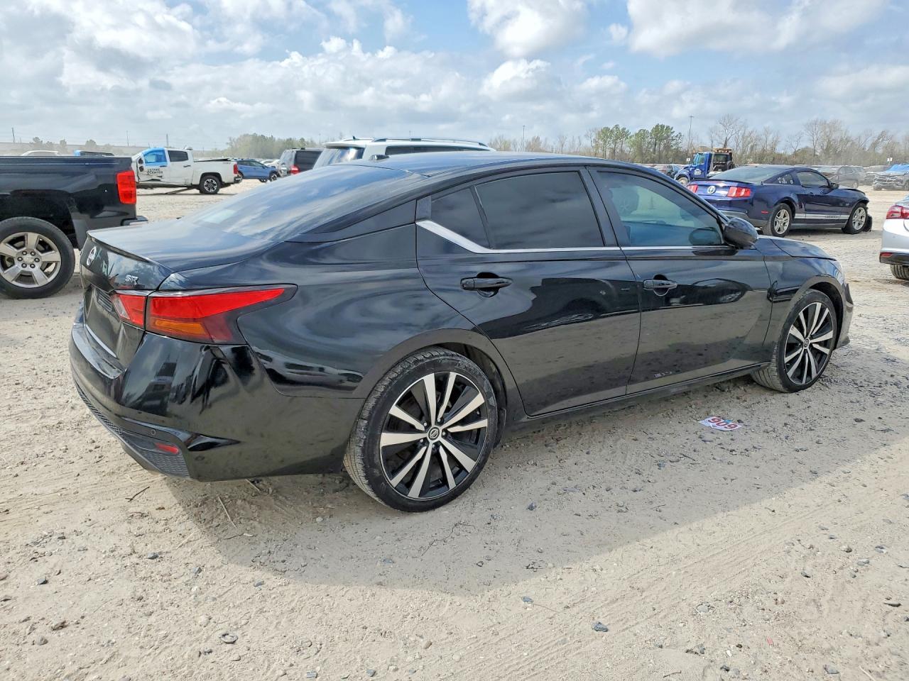 2022 Nissan Altima 2.5 Sr - Фото 3