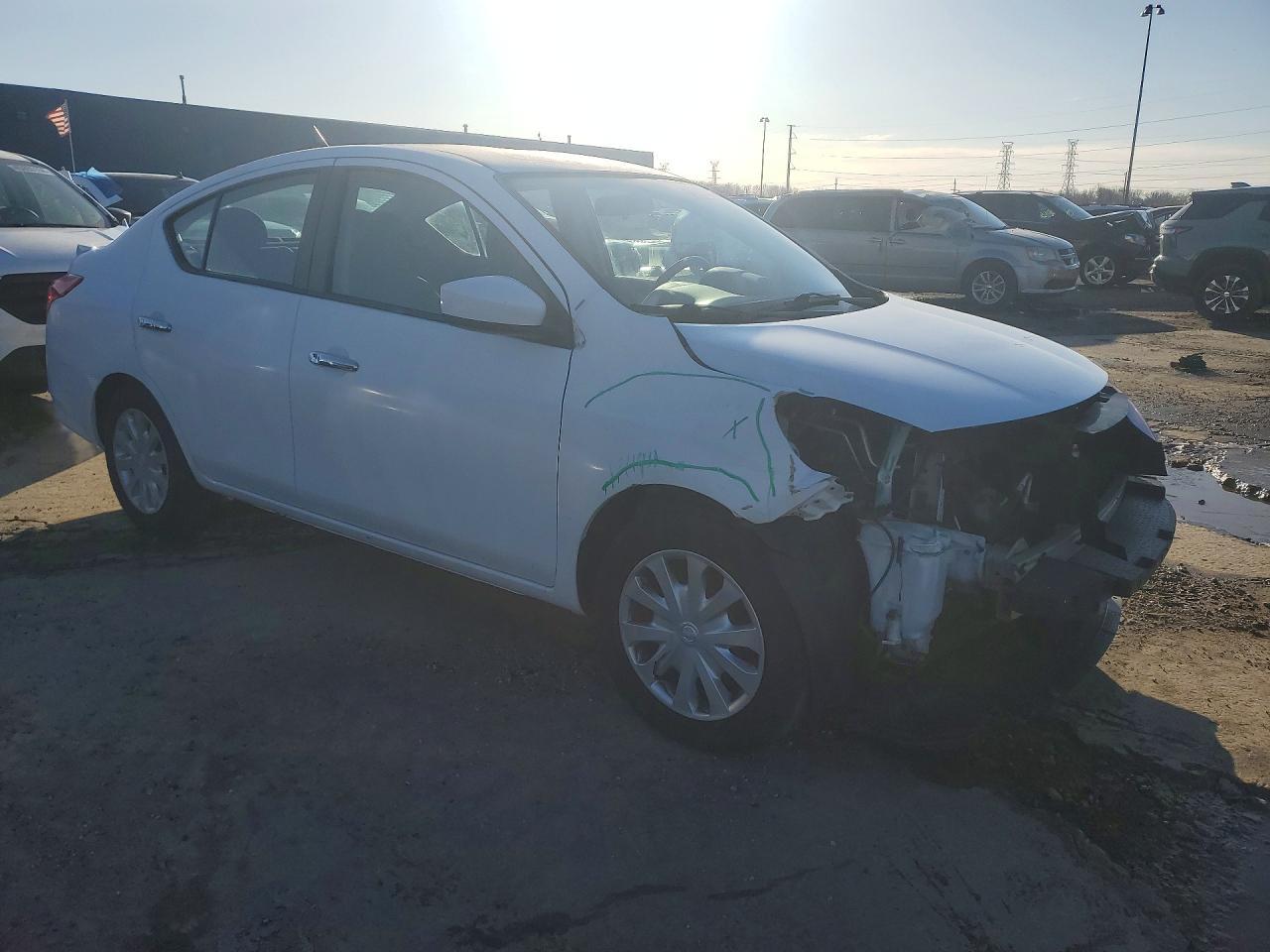2019 Nissan Versa Sv - Фото 4