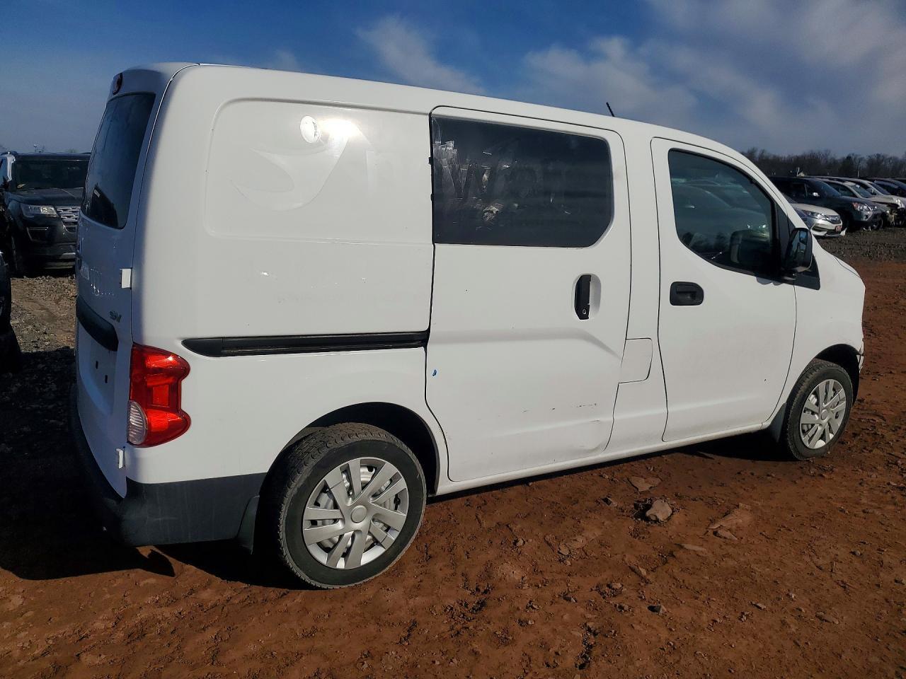 2015 Nissan Nv200 2.5S - Фото 3
