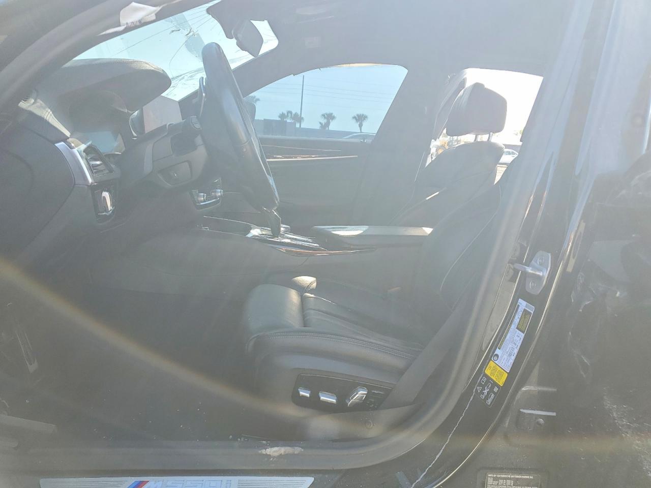 2019 BMW M550Xi - Фото 7