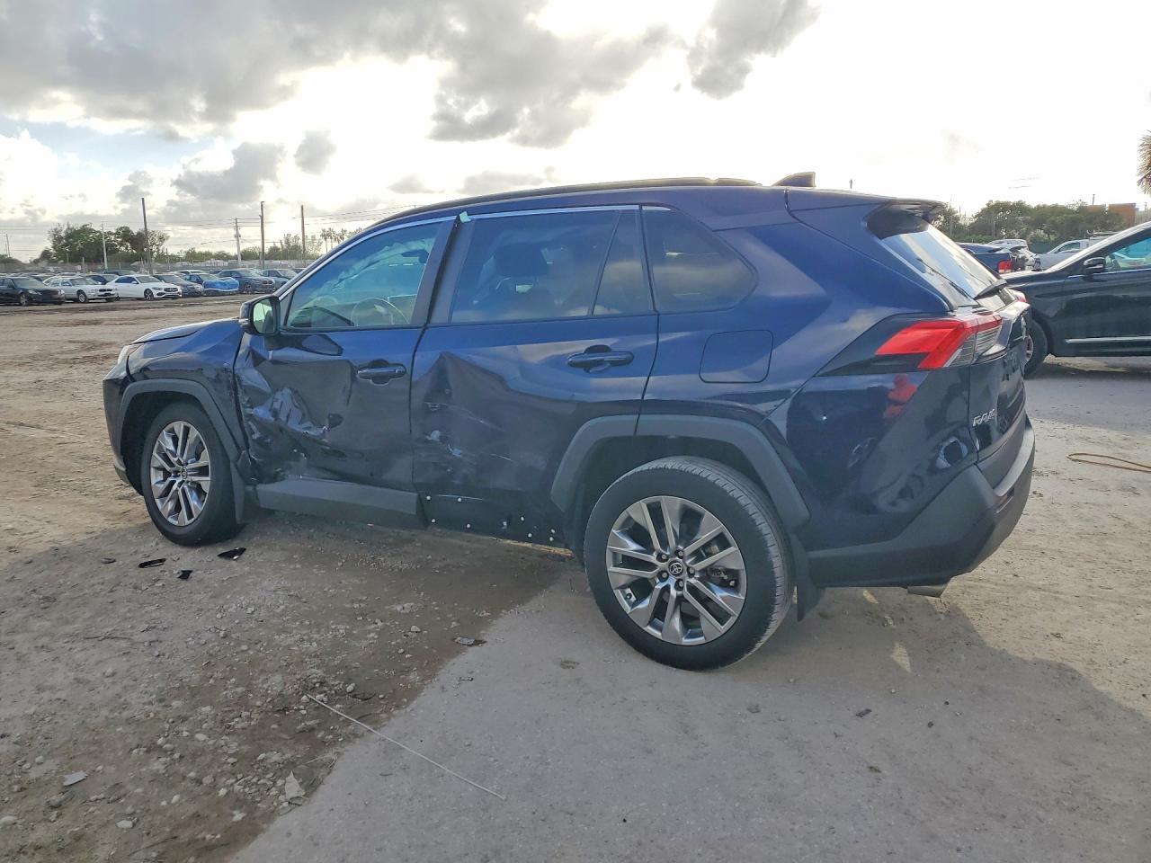 2024 Toyota Rav4 Xle Premium - Image 2
