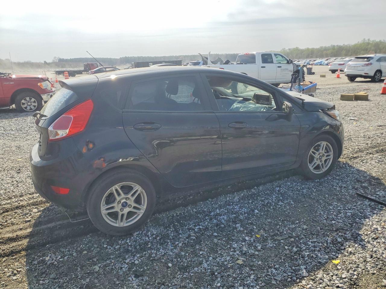 2018 Ford Fiesta Se - Image 3