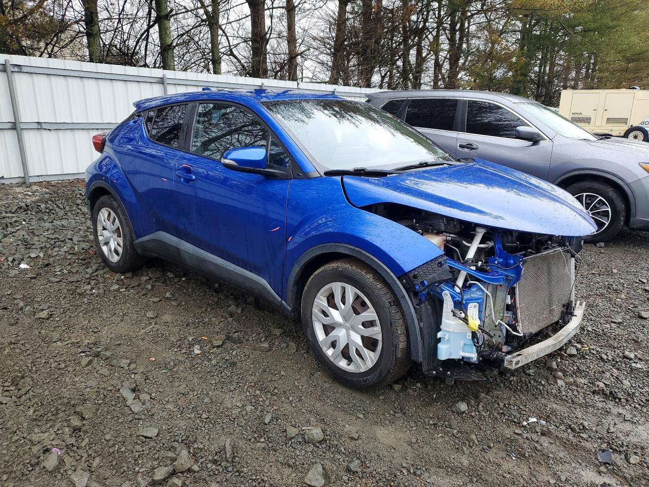 2019 Toyota C-Hr Le - Image 4
