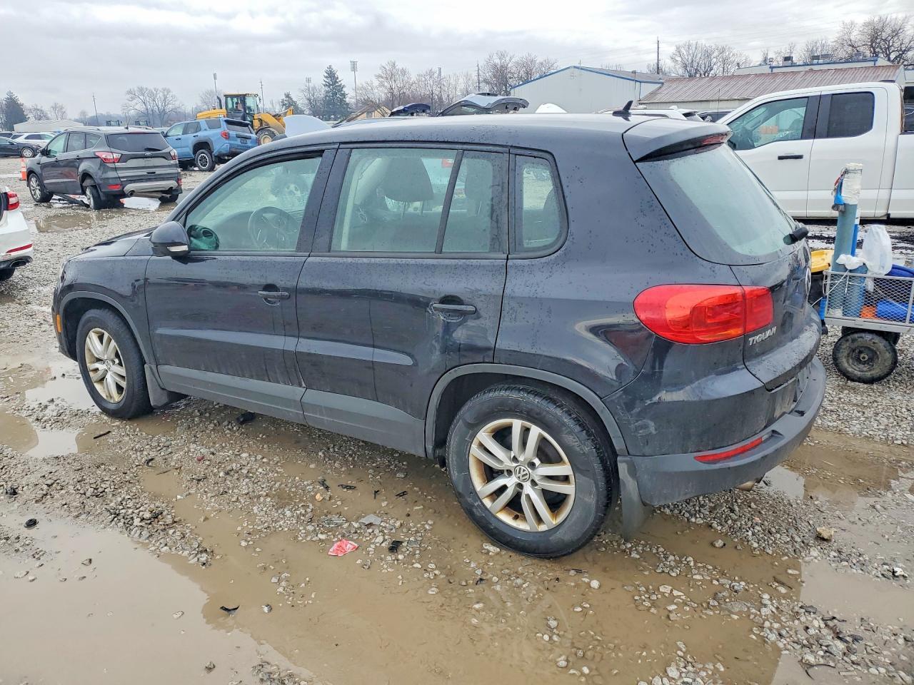 2013 Volkswagen Tiguan S - Фото 2