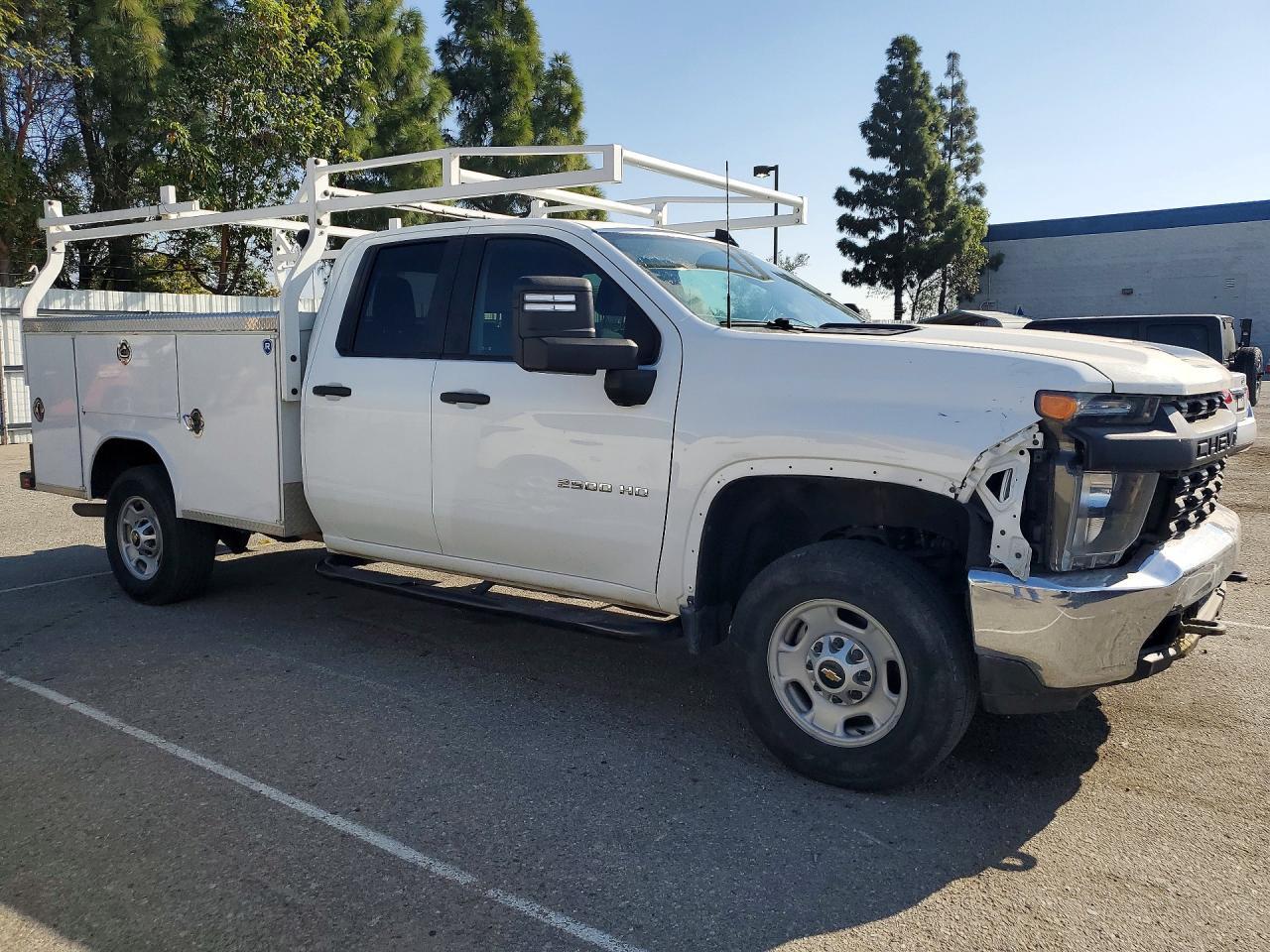 2022 Chevrolet Silverado C2500 Heavy Duty - Image 4