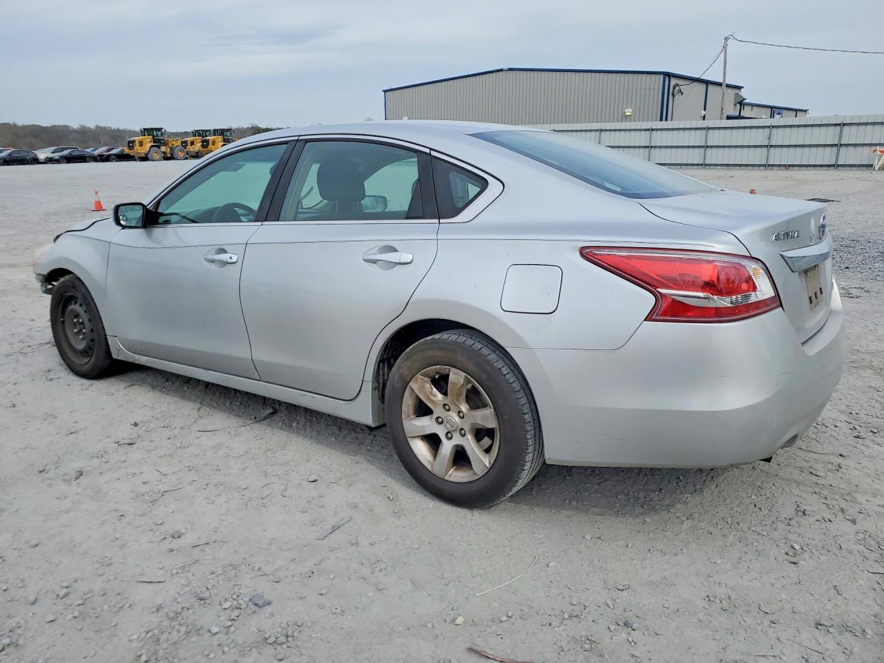 2013 Nissan Altima 2.5 - Фото 2