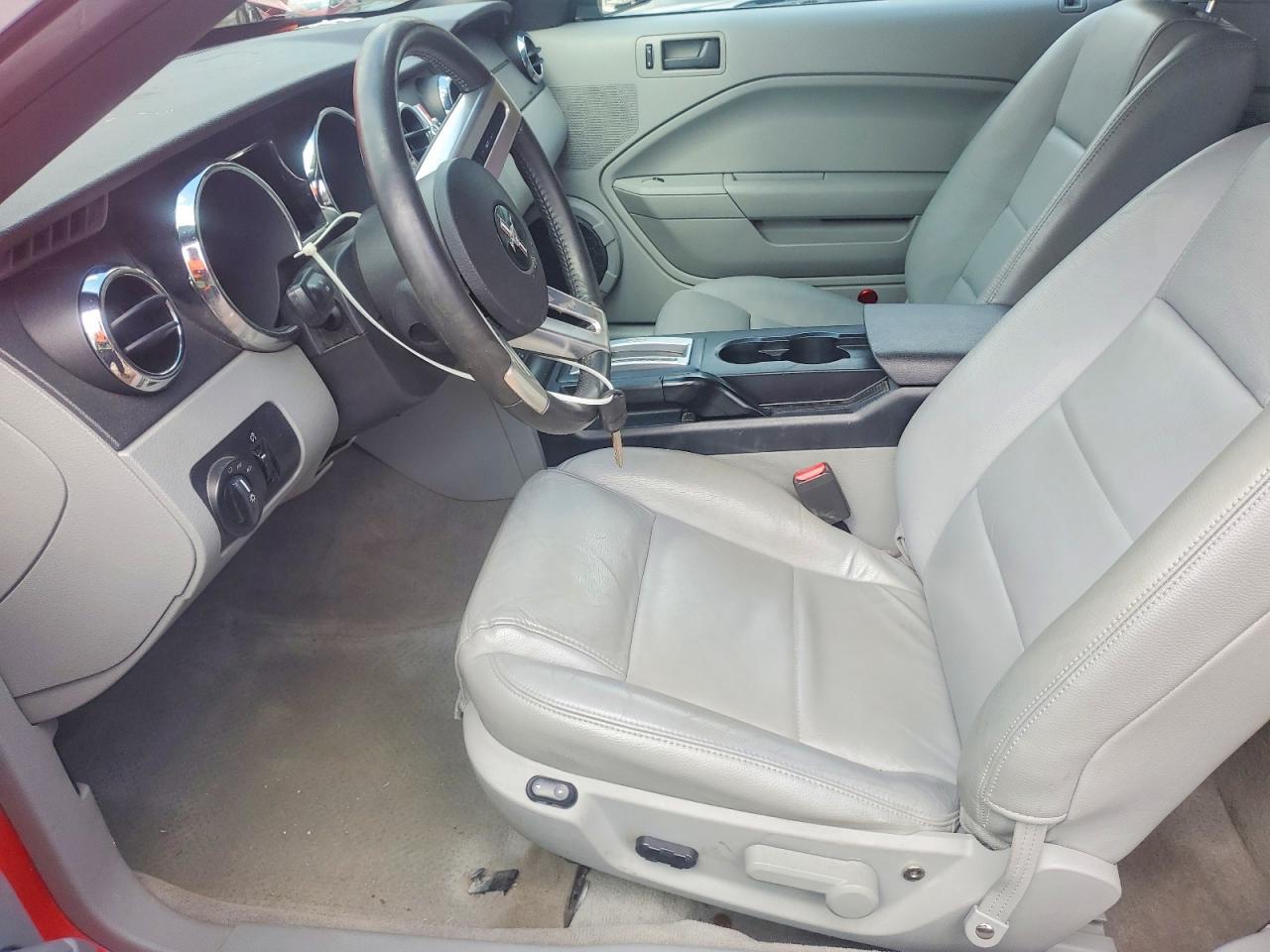 2005 Ford Mustang - Фото 7