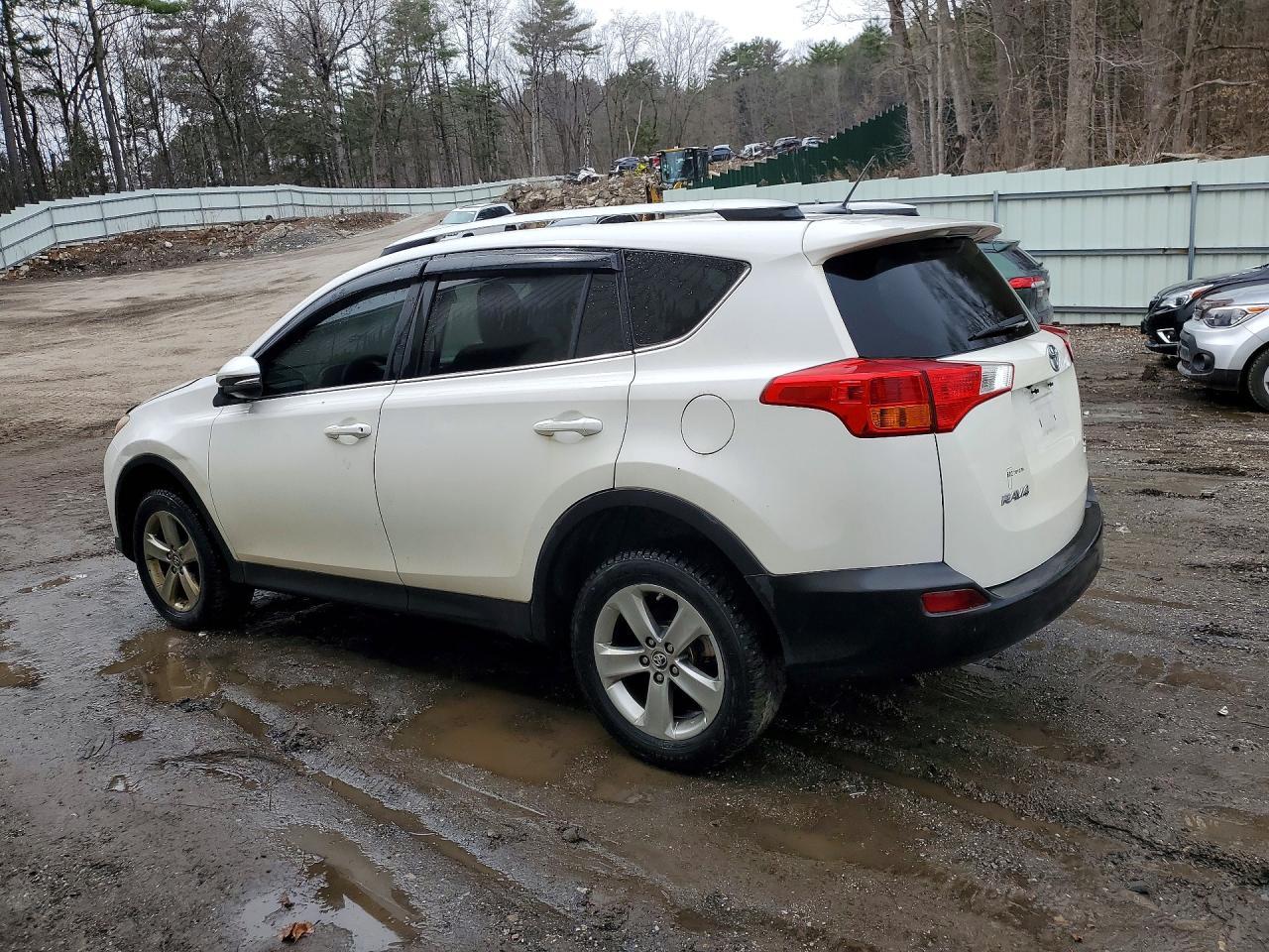 2015 Toyota Rav4 Xle - Image 2