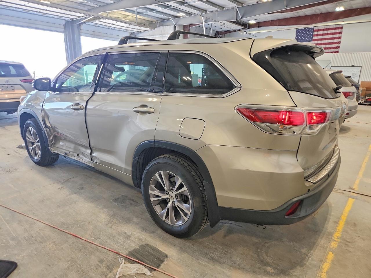 2015 Toyota Highlander Xle - Фото 2