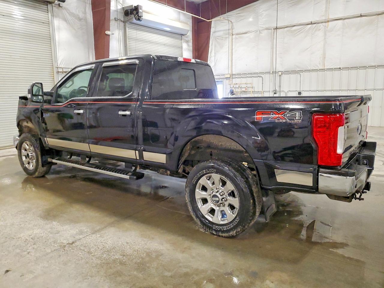 2019 Ford F250 Super Duty - Фото 2