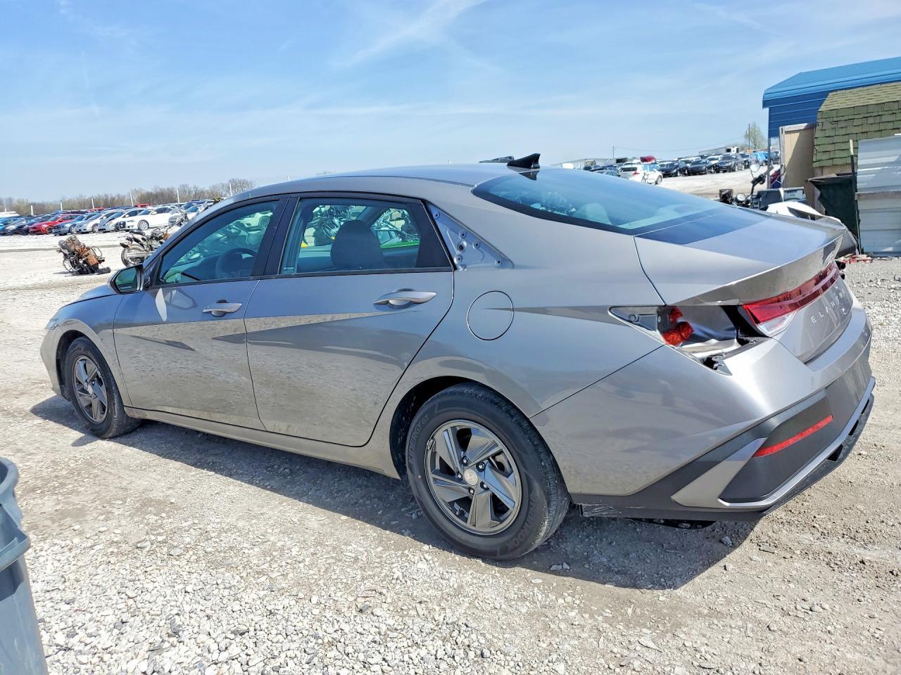 2024 Hyundai Elantra Se - Фото 2
