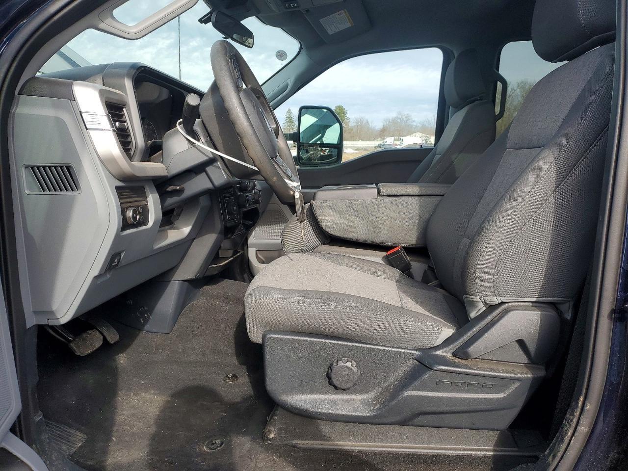 2025 Ford F250 Super Duty - Фото 7