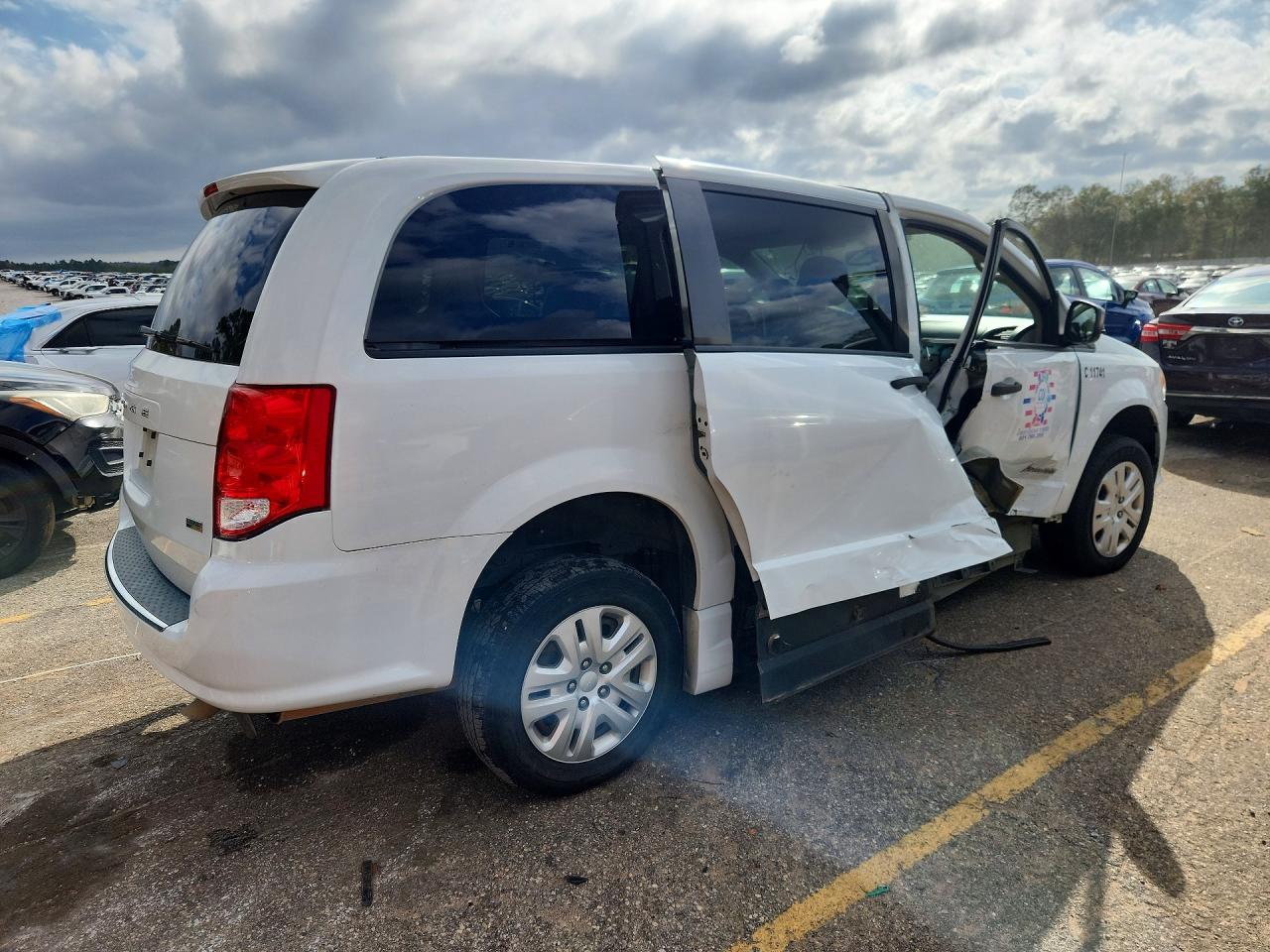 2019 Dodge Grand Caravan Se - Image 3