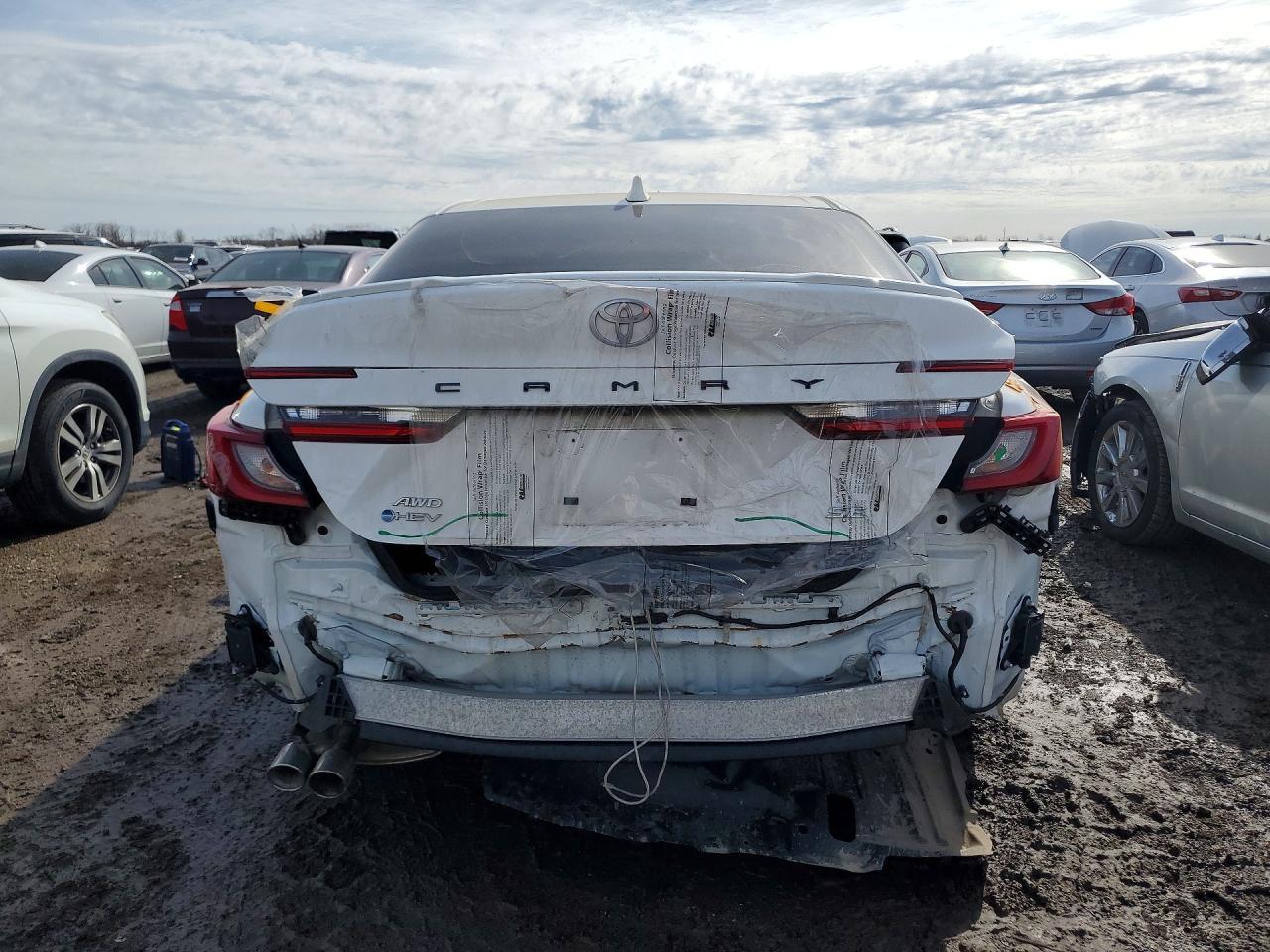 2025 Toyota Camry Se - Image 6