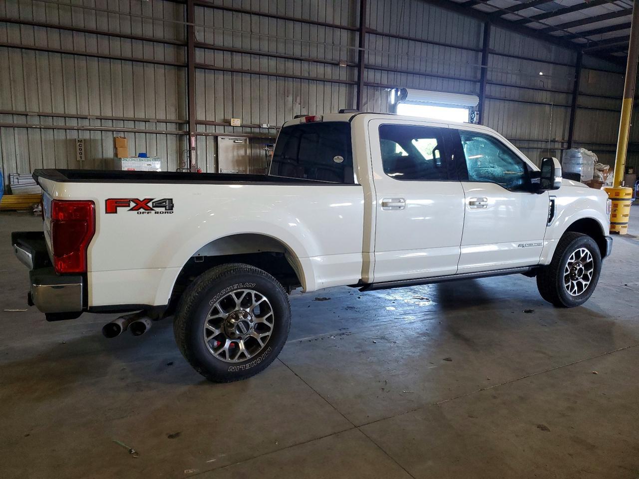 2021 Ford F250 Super Duty - Фото 3