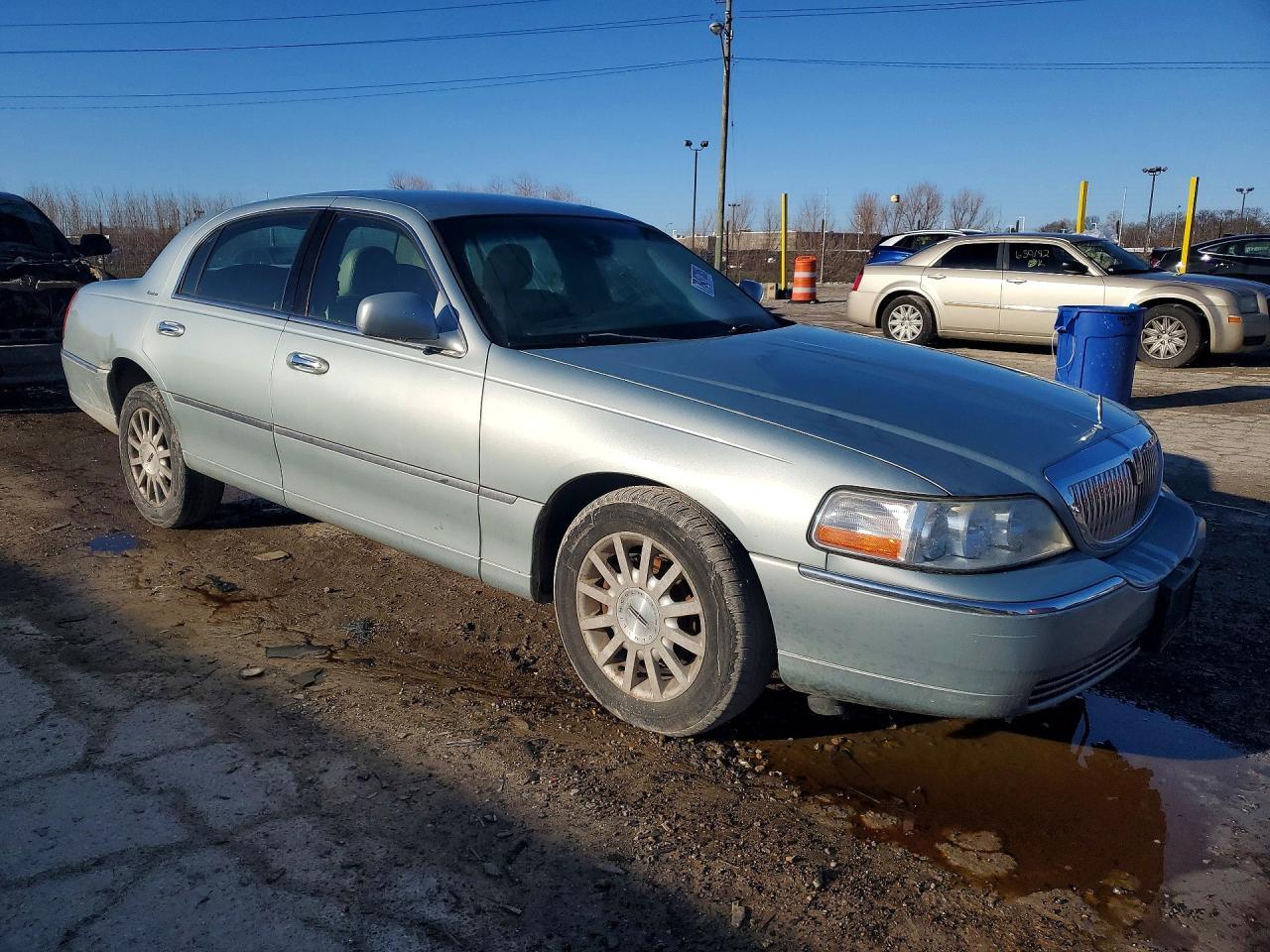2007 Lincoln Town Car Signature - Фото 4