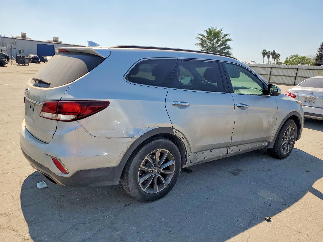 2017 Hyundai Santa Fe Se - Фото 3