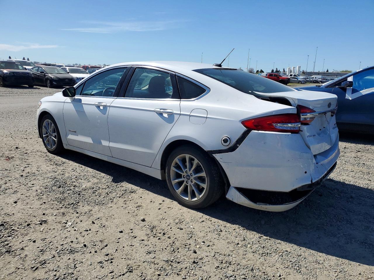 2017 Ford Fusion Se Hybrid - Фото 2