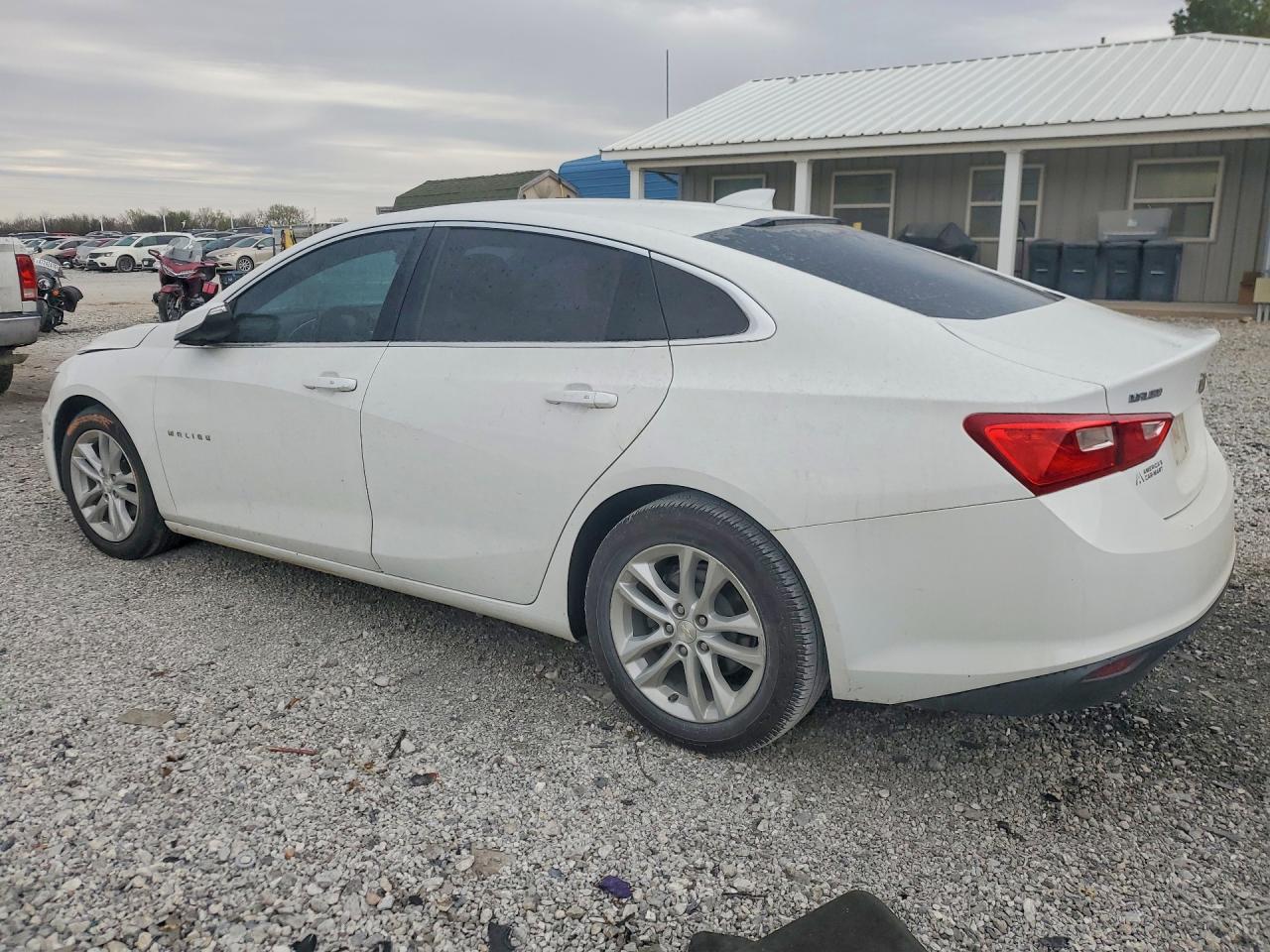 2017 Chevrolet Malibu Lt - Фото 2