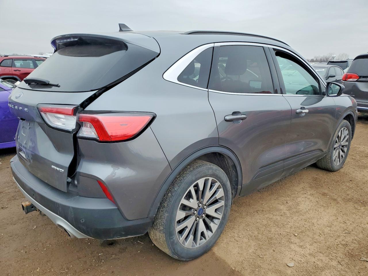 2022 Ford Escape Titanium - Фото 3