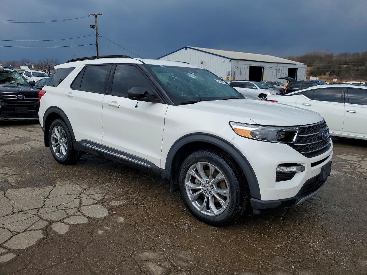 2022 Ford Explorer Xlt - Фото 4